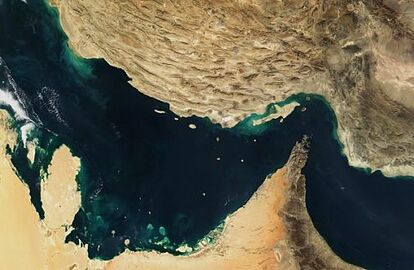 Vista satelital del estrecho de Ormuz, zona estratégica para el transporte mundial de petróleo.